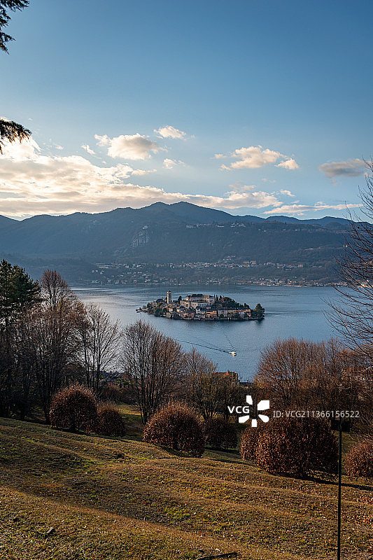 意大利奥尔塔圣朱利奥湖光山色美景图片素材