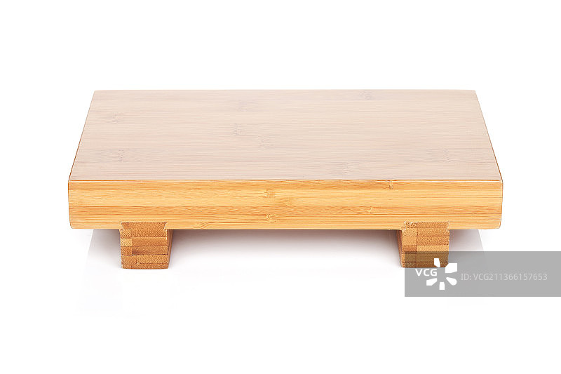 日式料理木桌，白色背景图片素材