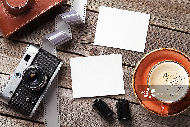 复古相机和空白相框图片素材