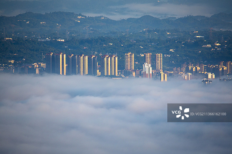 云上城郭——远眺长宁县城图片素材