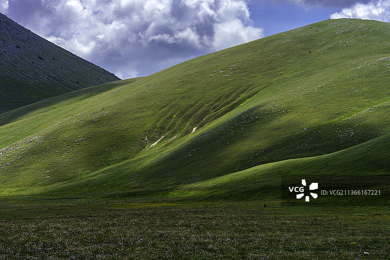 意大利阿布鲁佐格兰萨索国家公园山景图片素材