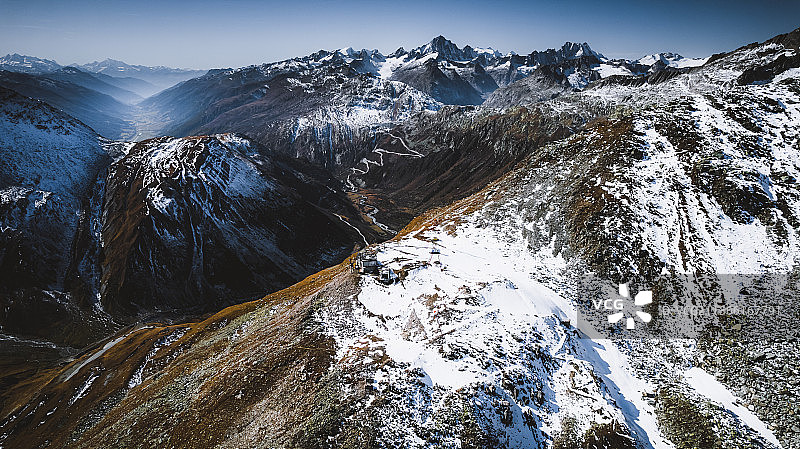 从富尔卡山口眺望格里姆瑟尔山口，瑞士乌里州，富尔卡帕斯，上戈姆斯图片素材