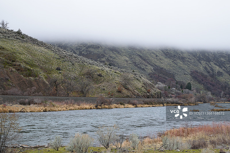 美国俄勒冈州毛平德舒特河湖光山色图片素材
