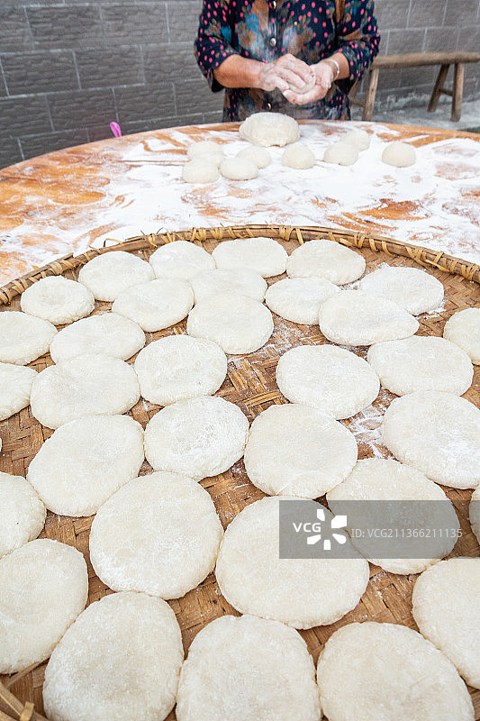 湖南地方小吃糍粑制作图片素材