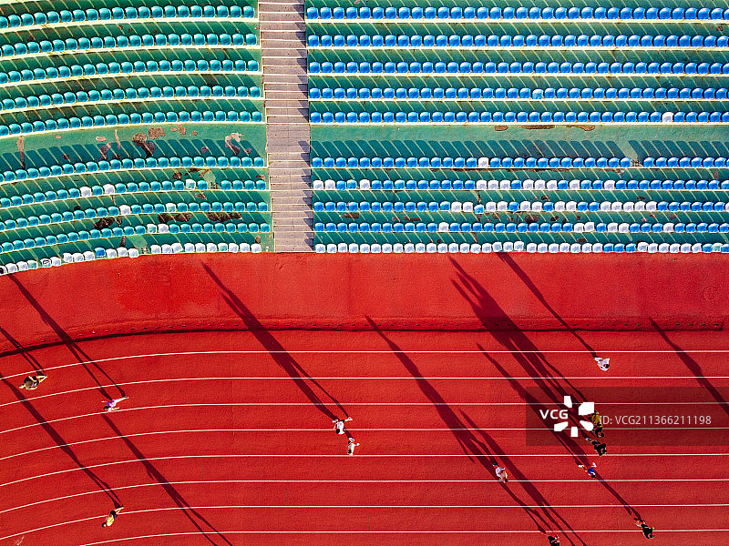 航拍学校操场图片素材
