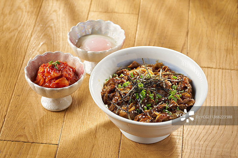 日本料理牛肉饭图片素材