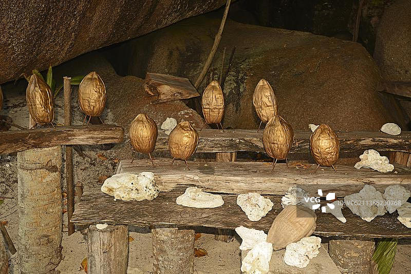 塞舌尔拉迪格岛的椰子粉纪念品图片素材