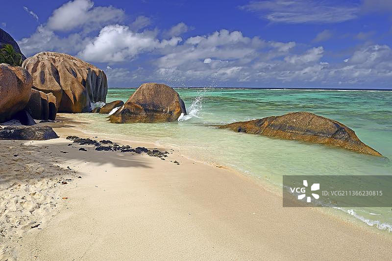 塞舌尔拉迪格岛银泉滩花岗岩岩石海滩图片素材
