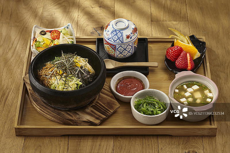 定食套餐石锅拌饭图片素材