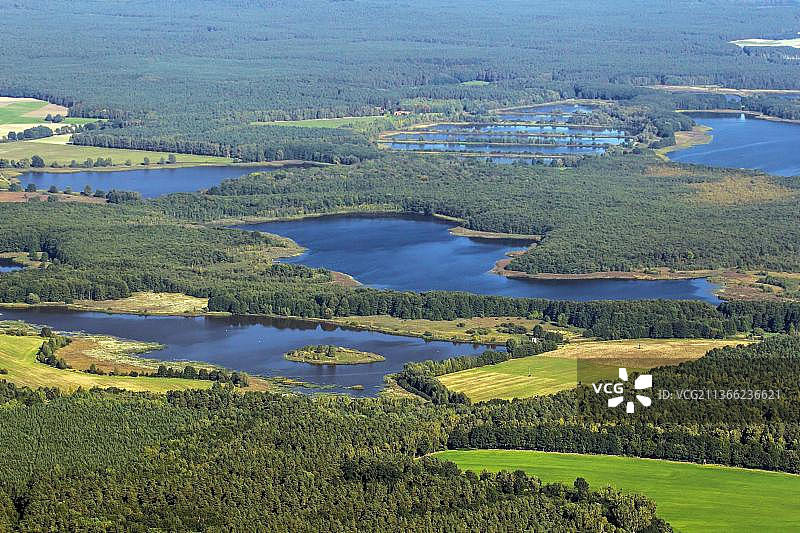 梅克伦堡-前波美拉尼亚州米里茨国家公园卡普斯湖航拍景色图片素材
