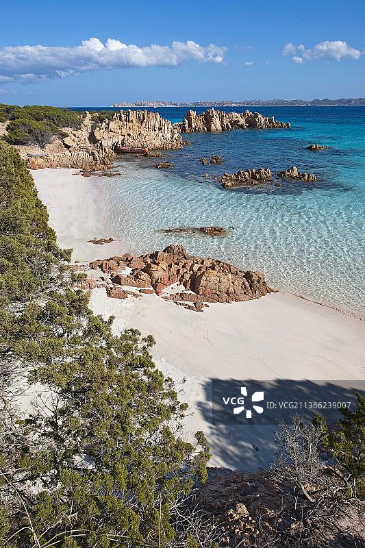 粉色沙滩，布德利岛，拉马达莱纳群岛国家公园，意大利撒丁岛图片素材