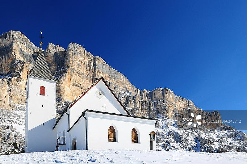 意大利南蒂罗尔巴迪亚的Heilig Kreuz收容所图片素材