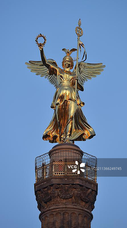 德国柏林蒂尔加滕的胜利纪念柱图片素材