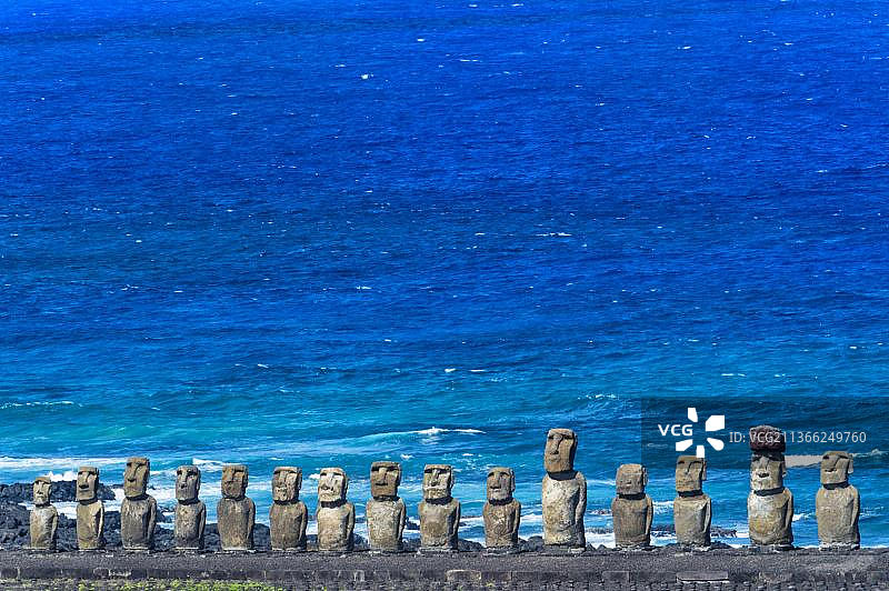 联合国教科文组织世界遗产：智利复活节岛拉帕努伊国家公园阿胡汤加里基的摩艾石像图片素材