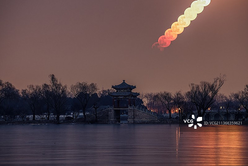 练桥月升过程图片素材