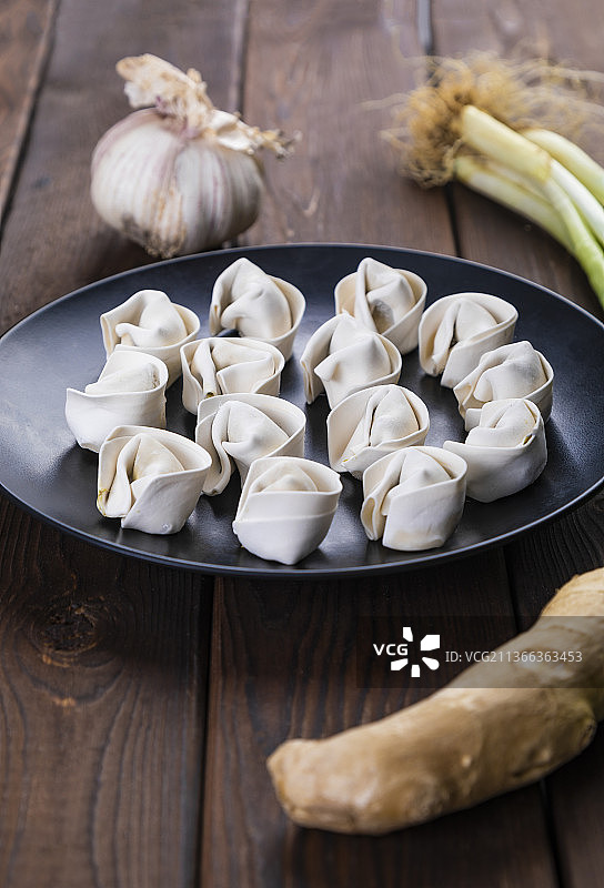 中式传统小吃美食馄饨图片素材