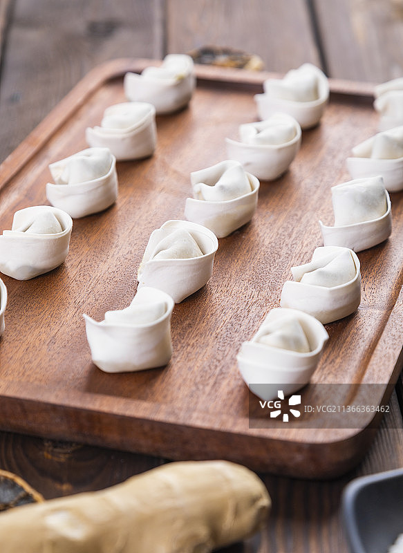 中式传统小吃美食馄饨图片素材