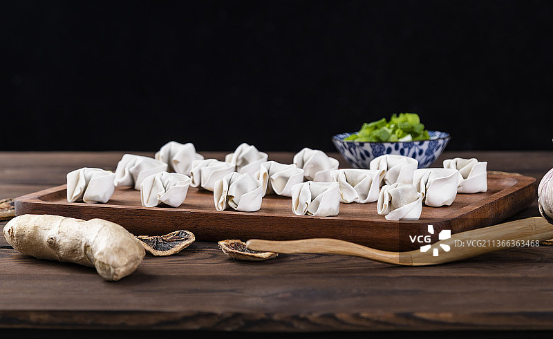 中式传统小吃美食馄饨图片素材