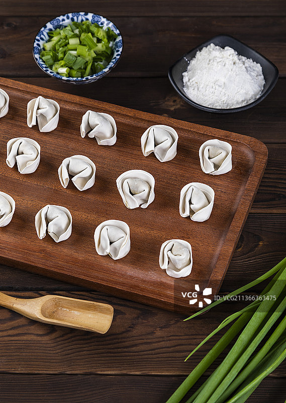 中式传统小吃美食馄饨图片素材