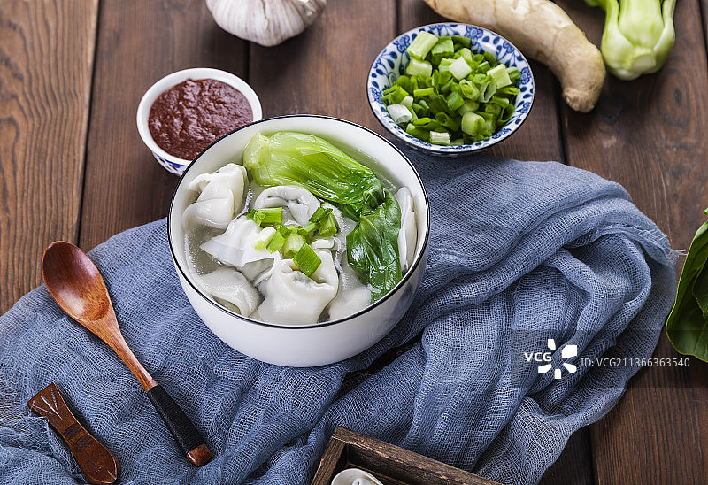 中式传统小吃美食馄饨图片素材