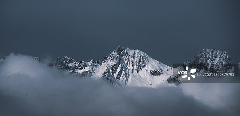 邛崃山脉图片素材