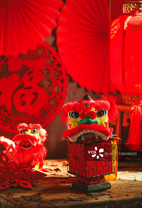 新年蔚州红灯笼舞狮图片素材