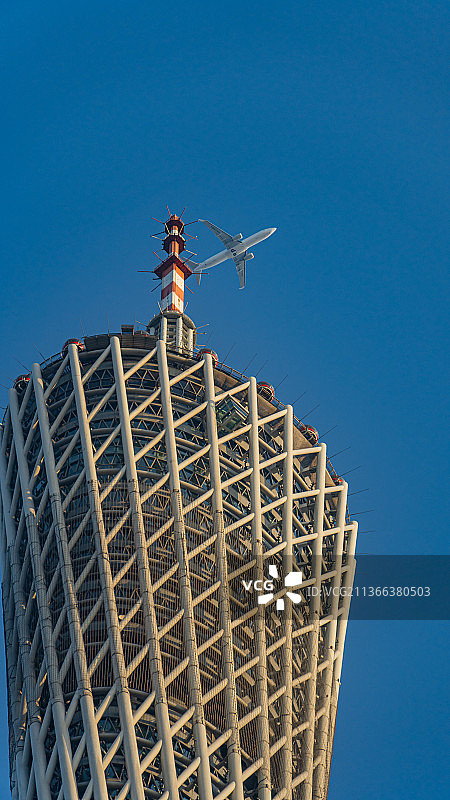 广州塔跟飞机图片素材