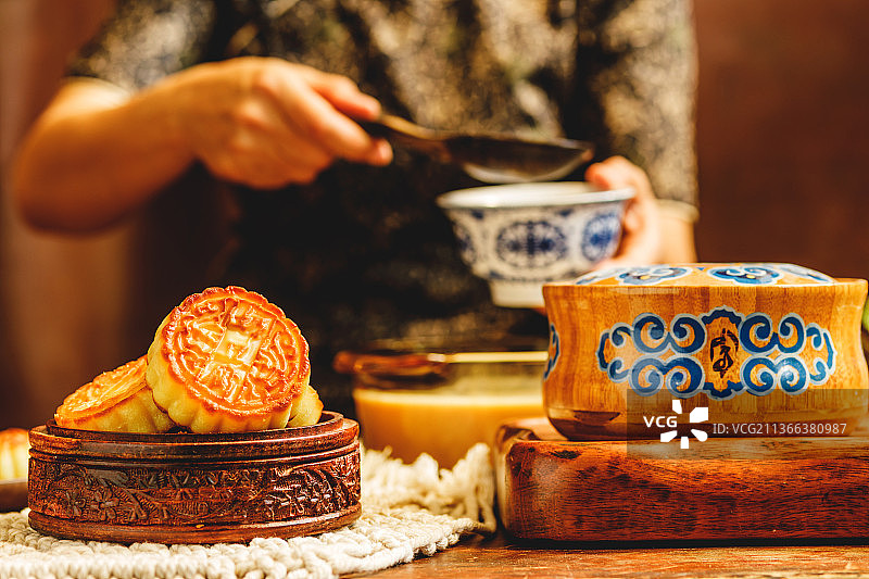 蒙古手工奶豆腐月饼图片素材
