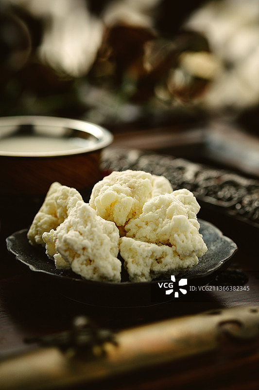 放在盘中的营养美味奶酪图片素材