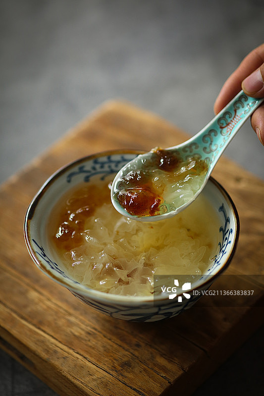 养生桃胶银耳鲜露图片素材