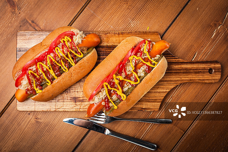 俯拍两个热狗图片素材