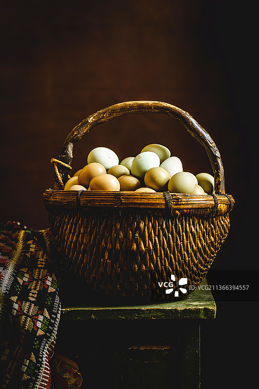 一箩筐土鸡蛋图片素材