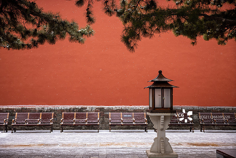 雪中宫灯图片素材