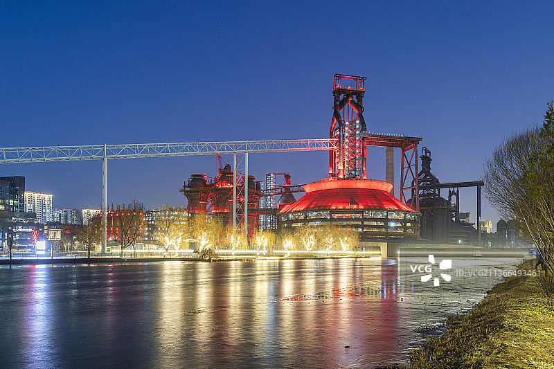 北京首钢园三高炉夜景图片素材