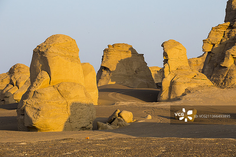 哈蜜魔鬼城图片素材