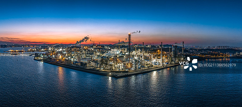 城市工厂夜景全景图片素材