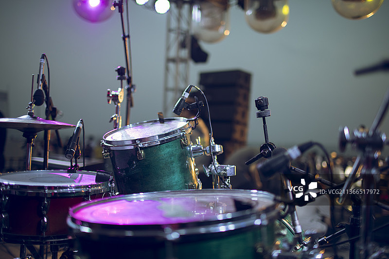舞台上的架子鼓图片素材