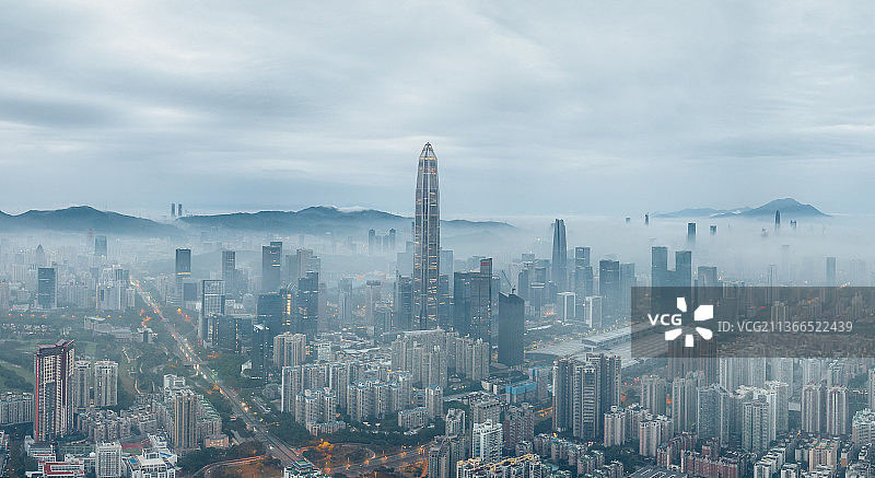 雾中深圳图片素材