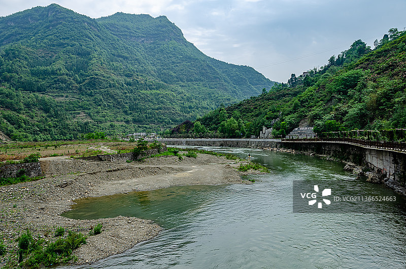晴朗天气拍摄贵州省贵阳市开阳县南江乡龙广村南江大峡谷图片素材