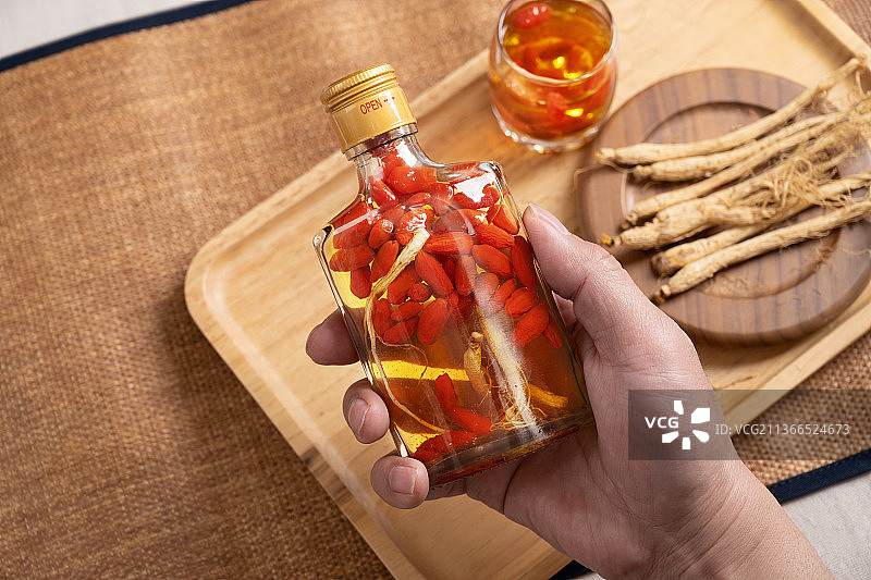 滋补强身中医枸杞酒药酒图片素材