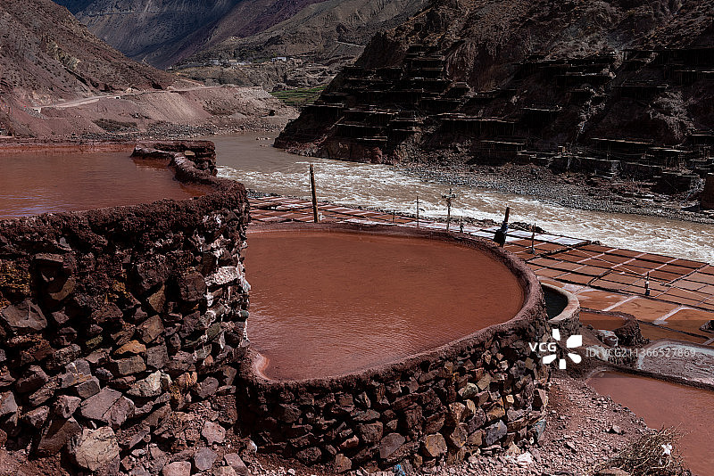 芒康古盐田图片素材