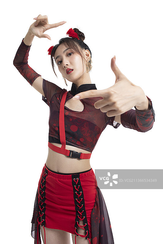 棚拍年轻国潮女子图片素材