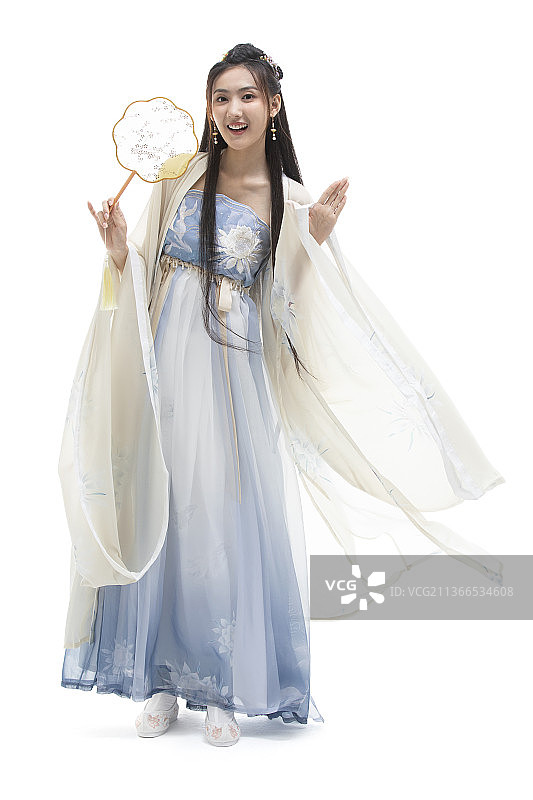年轻古装美女拿着团扇图片素材