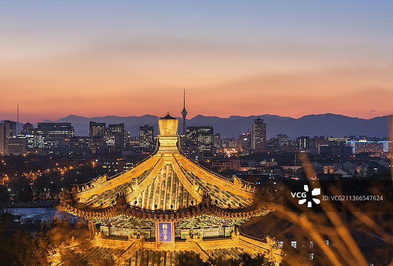 夕照北京景山公园辑芳亭图片素材