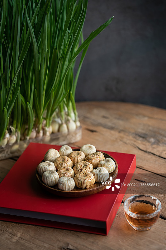 腊月二十三吃糖瓜图片素材