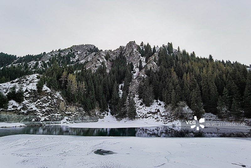 天山天池西小天池图片素材