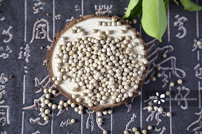 中国古风背景的中药胡椒特写图片素材