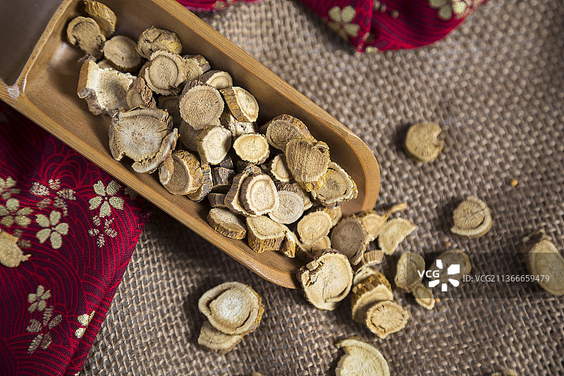 中国古风背景的中药苦参特写图片素材