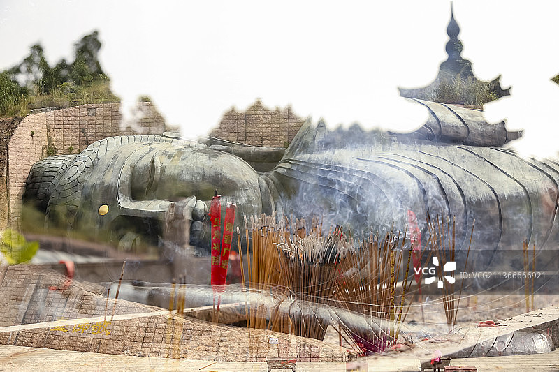 佛山三水森林公园里的卧佛图片素材