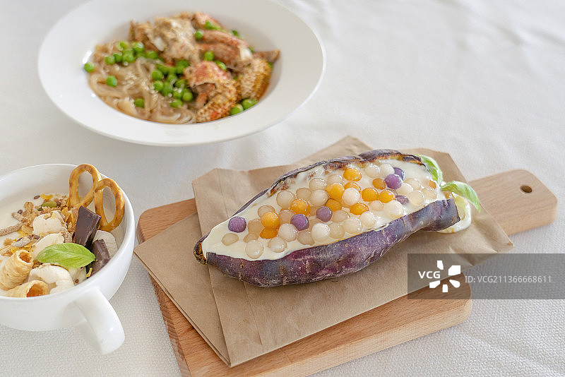 蟹腿粉丝煲坚果酸奶芋圆露图片素材